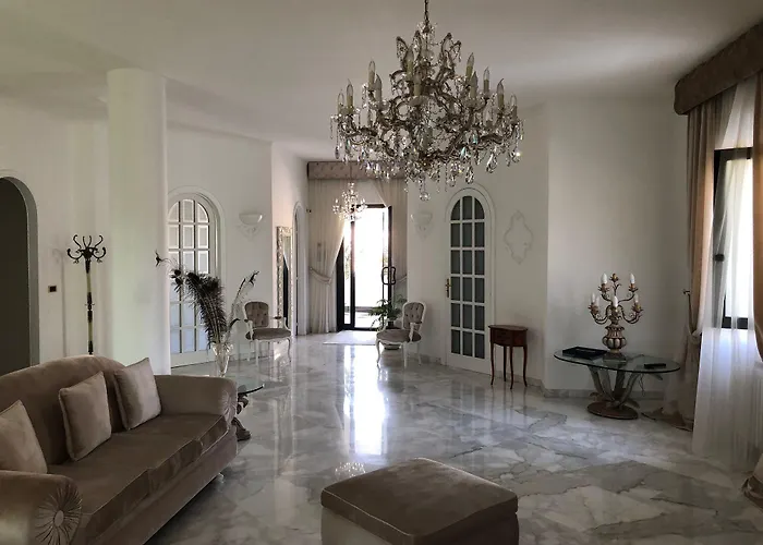 尼古拉斯别墅酒店 巴里